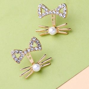 ⭐️ Kitty Earrings